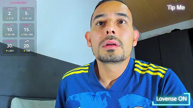 Snapshot of jhonyalzate2 chatting on October 10, 12:53 am jhonyalzate2 online show from October 10, 12:53 am