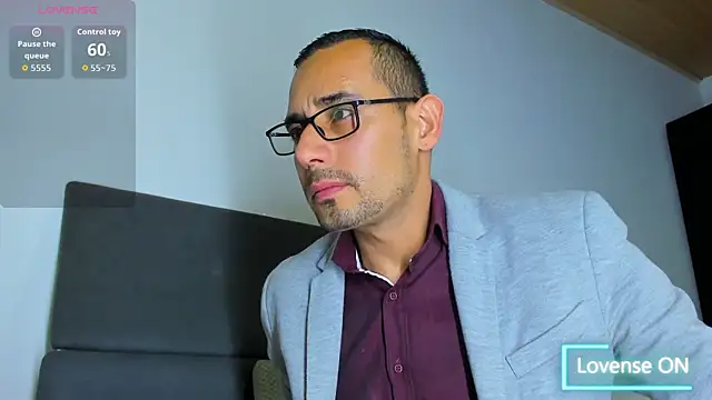 Snapshot of jhonyalzate2 chatting on December 18, 1:11 am jhonyalzate2 online show from December 18, 1:11 am