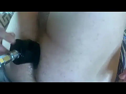 Snapshot of OndruSuk chatting on February 3, 12:36 am OndruSuk online show from February 3, 12:36 am