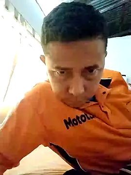 Snapshot of Lachuchaenlacara1988 chatting on February 8, 4:04 pm Lachuchaenlacara1988 online show from February 8, 4:04 pm