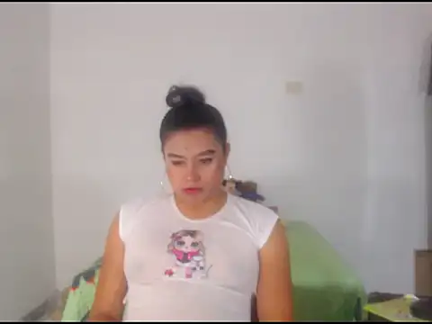 katrinawillff online show from May 9, 6:18 am