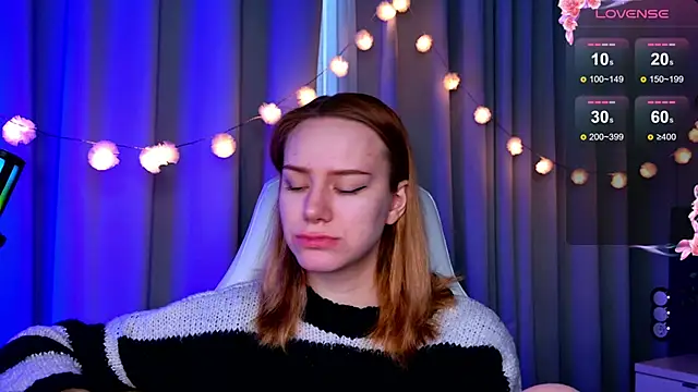 Snapshot of Ramona___ chatting on March 9, 5:44 am Ramona online show from March 9, 5:44 am