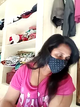 Snapshot of Indiantina chatting on November 9, 7:28 am Indiantina online show from November 9, 7:28 am