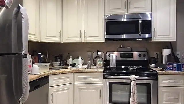 BigGuyMuscle online show from February 15, 9:00 pm