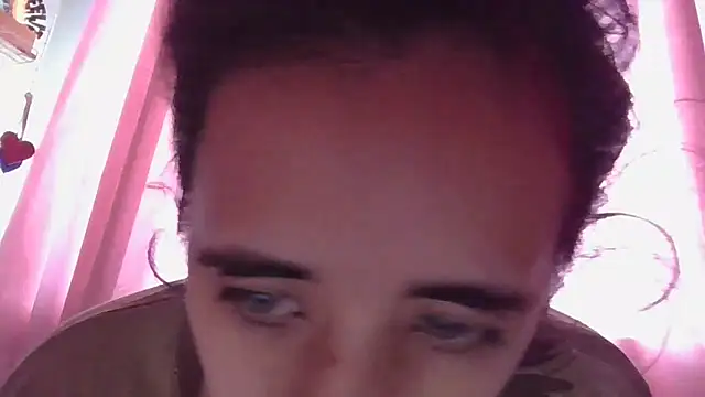 Snapshot of annarose19 chatting on December 30, 5:13 pm annarose19 online show from December 30, 5:13 pm