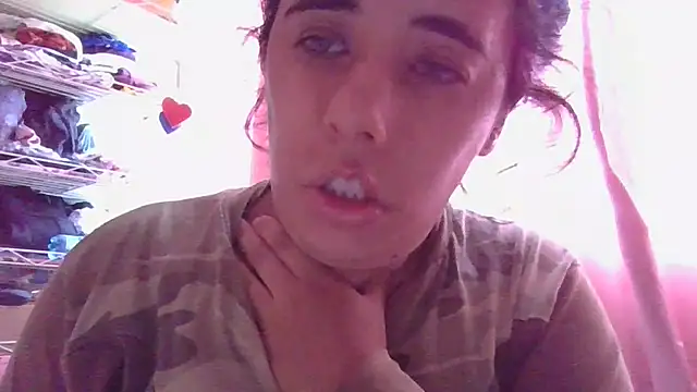 Snapshot of annarose19 chatting on December 30, 8:25 pm annarose19 online show from December 30, 8:25 pm