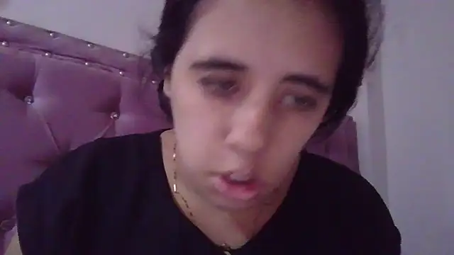 Snapshot of annarose19 chatting on January 9, 10:52 pm annarose19 online show from January 9, 10:52 pm