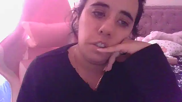 Snapshot of annarose19 chatting on January 11, 7:27 pm annarose19 online show from January 11, 7:27 pm