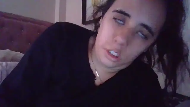 Snapshot of annarose19 chatting on January 11, 10:29 pm annarose19 online show from January 11, 10:29 pm