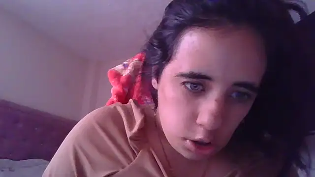 Snapshot of annarose19 chatting on January 13, 10:35 pm annarose19 online show from January 13, 10:35 pm