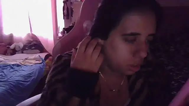 Snapshot of annarose19 chatting on January 15, 10:57 pm annarose19 online show from January 15, 10:57 pm