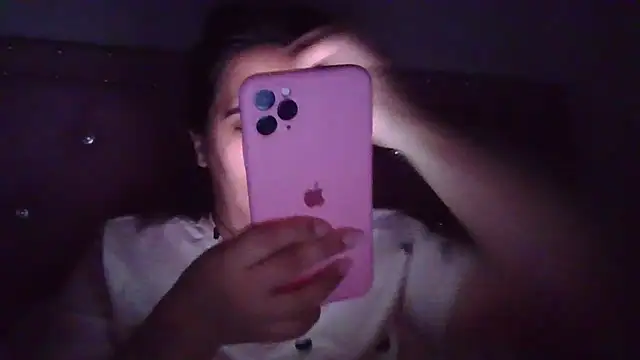 Snapshot of annarose19 chatting on January 29, 2:51 am annarose19 online show from January 29, 2:51 am