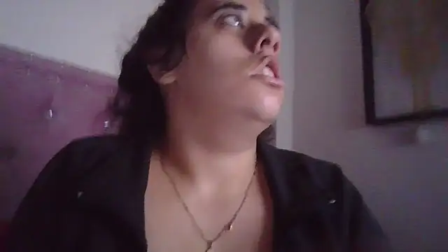 Snapshot of annarose19 chatting on February 5, 3:13 am annarose19 online show from February 5, 3:13 am