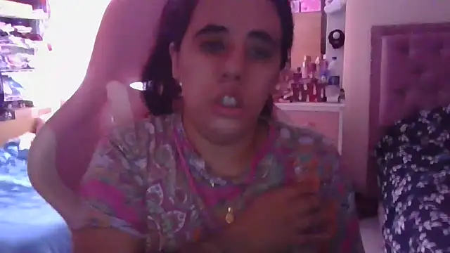 Snapshot of annarose19 chatting on February 5, 8:25 pm annarose19 online show from February 5, 8:25 pm