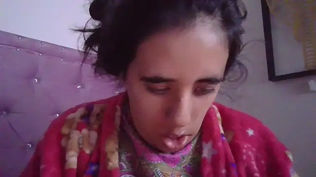 Snapshot of annarose19 chatting on February 6, 2:33 am annarose19 online show from February 6, 2:33 am