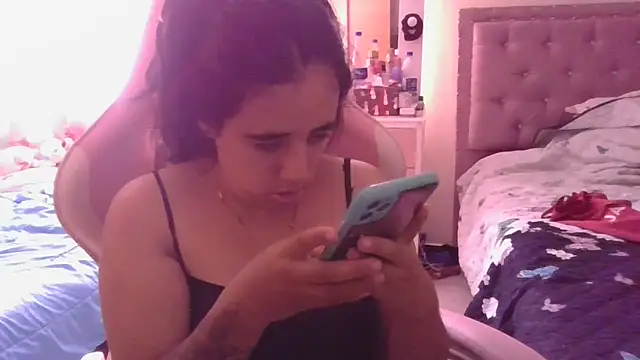 Snapshot of annarose19 chatting on February 7, 9:04 pm annarose19 online show from February 7, 9:04 pm