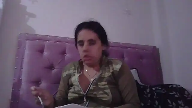 Snapshot of annarose19 chatting on February 11, 2:03 am annarose19 online show from February 11, 2:03 am