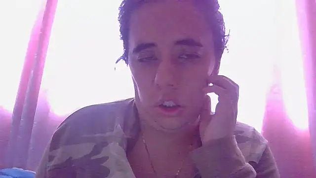 Snapshot of annarose19 chatting on February 11, 8:42 pm annarose19 online show from February 11, 8:42 pm