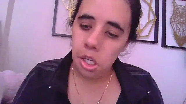 Snapshot of annarose19 chatting on February 14, 7:44 pm annarose19 online show from February 14, 7:44 pm