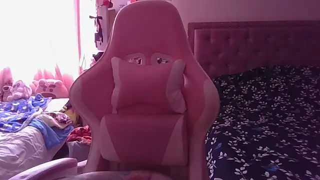 Snapshot of annarose19 chatting on February 19, 7:38 pm annarose19 online show from February 19, 7:38 pm