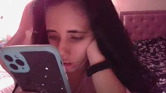 Snapshot of annarose19 chatting on February 19, 10:42 pm annarose19 online show from February 19, 10:42 pm