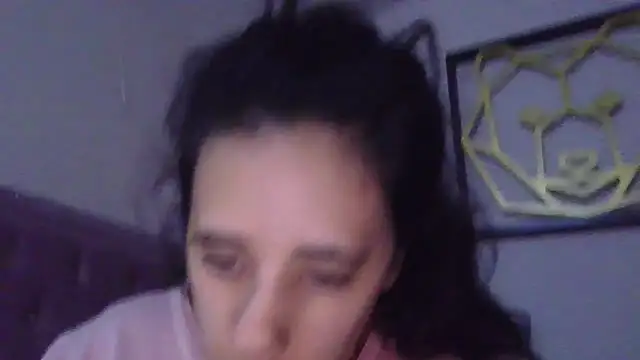 Snapshot of annarose19 chatting on February 20, 1:57 am annarose19 online show from February 20, 1:57 am