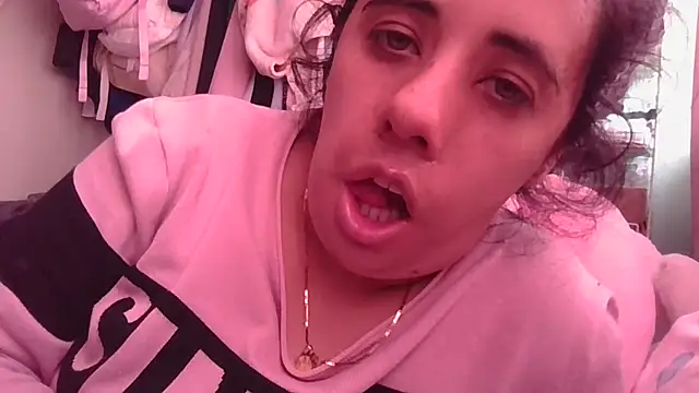 Snapshot of annarose19 chatting on February 20, 9:09 pm annarose19 online show from February 20, 9:09 pm