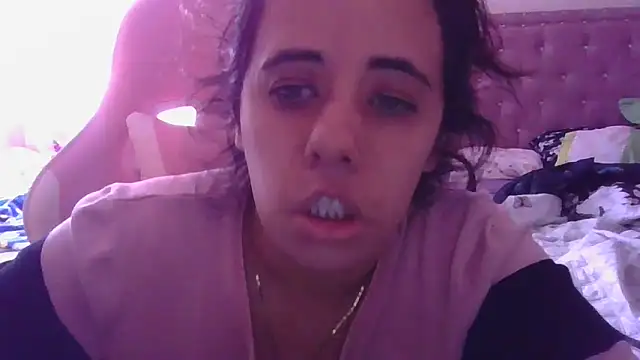 Snapshot of annarose19 chatting on February 21, 7:43 pm annarose19 online show from February 21, 7:43 pm