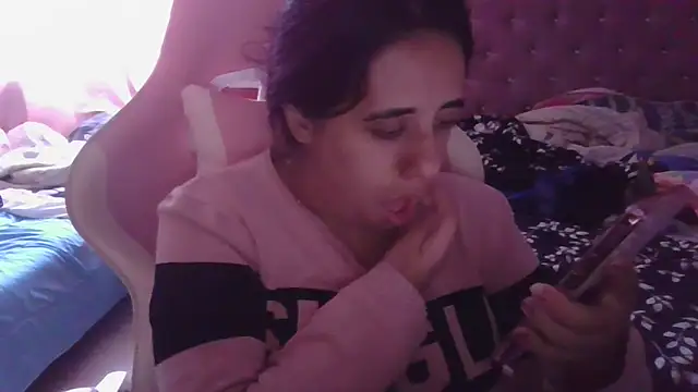 Snapshot of annarose19 chatting on March 3, 10:42 pm annarose19 online show from March 3, 10:42 pm