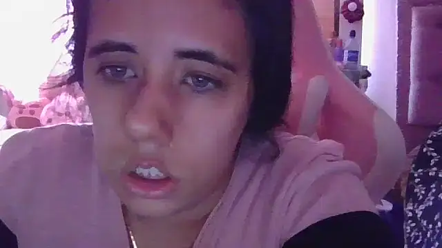 Snapshot of annarose19 chatting on March 5, 7:38 pm annarose19 online show from March 5, 7:38 pm