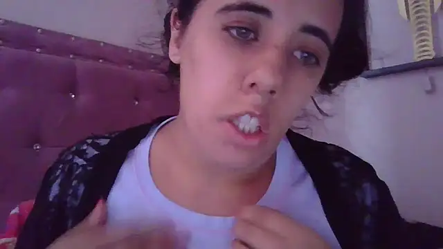 Snapshot of annarose19 chatting on March 11, 7:47 pm annarose19 online show from March 11, 7:47 pm