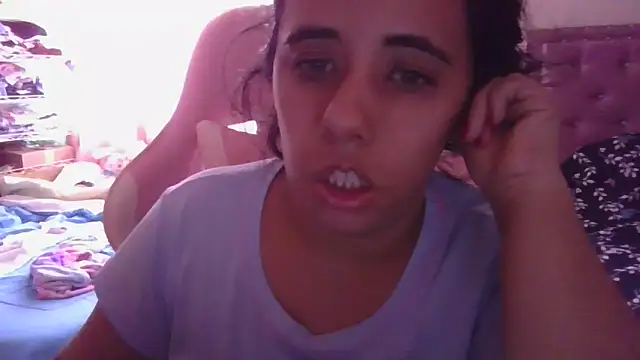 Snapshot of annarose19 chatting on March 12, 7:59 pm annarose19 online show from March 12, 7:59 pm