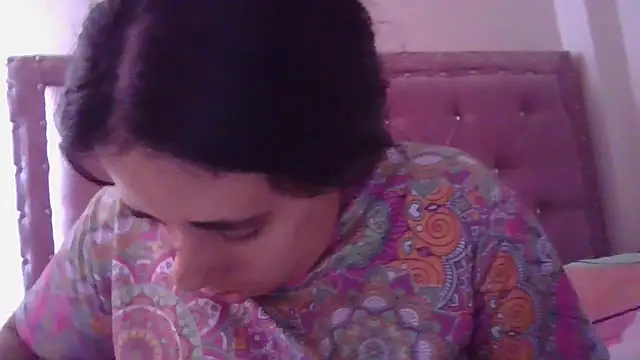 Snapshot of annarose19 chatting on March 15, 8:32 pm annarose19 online show from March 15, 8:32 pm