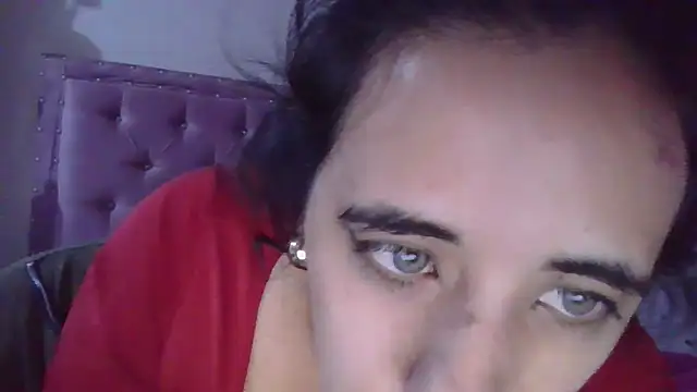 Snapshot of annarose19 chatting on March 22, 1:00 am annarose19 online show from March 22, 1:00 am