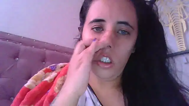 Snapshot of annarose19 chatting on September 15, 9:26 pm annarose19 online show from September 15, 9:26 pm