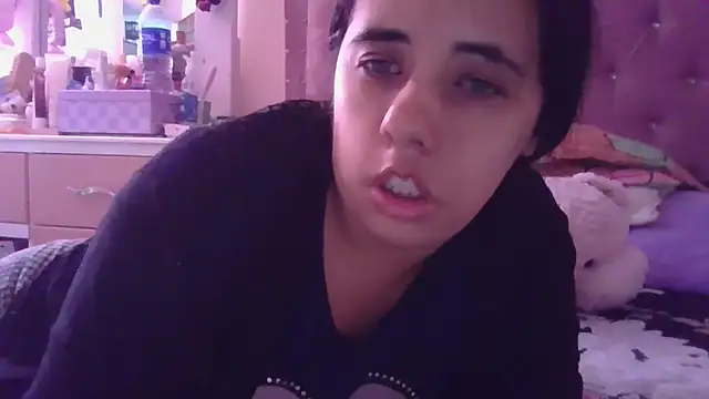 Snapshot of annarose19 chatting on September 18, 7:49 pm annarose19 online show from September 18, 7:49 pm