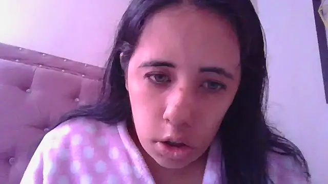 Snapshot of annarose19 chatting on October 2, 5:42 pm annarose19 online show from October 2, 5:42 pm