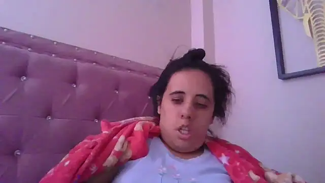 Snapshot of annarose19 chatting on October 20, 5:57 pm annarose19 online show from October 20, 5:57 pm