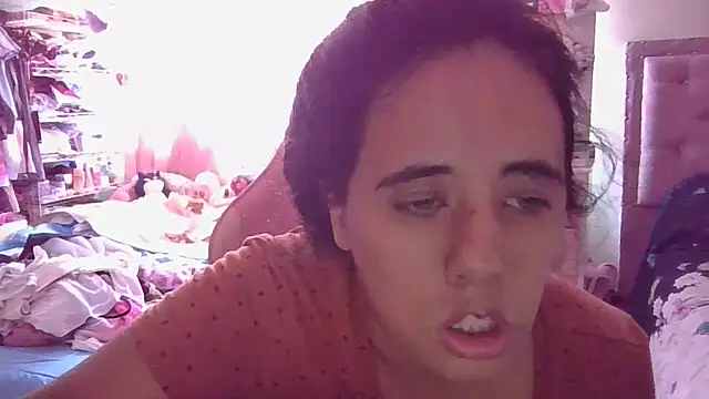 Snapshot of annarose19 chatting on November 4, 7:35 pm annarose19 online show from November 4, 7:35 pm