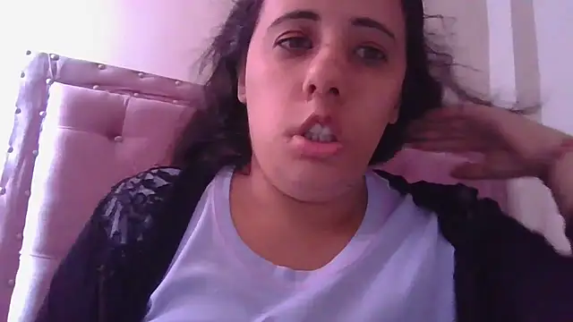 Snapshot of annarose19 chatting on November 11, 7:47 pm annarose19 online show from November 11, 7:47 pm