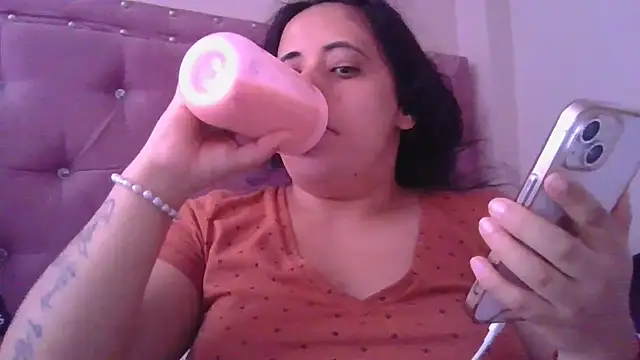 annarose19 online show from January 10, 5:04 pm