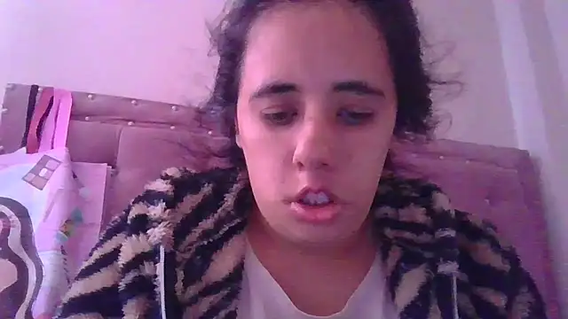 annarose19 online show from February 5, 8:35 pm