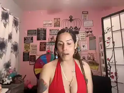 Snapshot of latinacubana chatting on January 22, 6:42 am latinacubana online show from January 22, 6:42 am