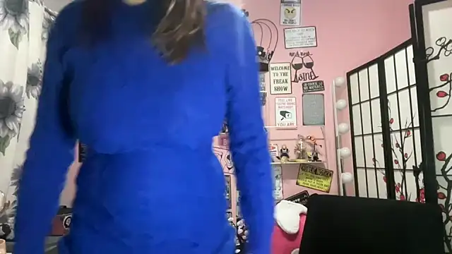 Snapshot of latinacubana chatting on February 6, 12:11 am latinacubana online show from February 6, 12:11 am