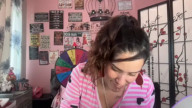 Snapshot of latinacubana chatting on February 15, 4:23 pm latinacubana online show from February 15, 4:23 pm