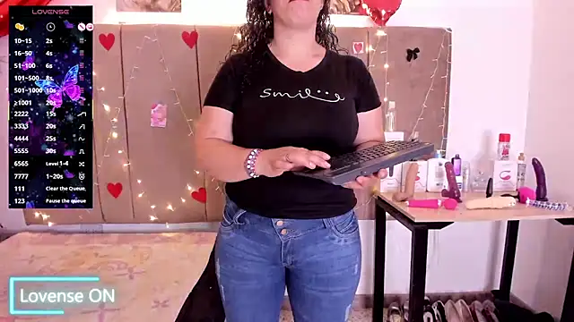 Snapshot of Zaly_mature chatting on October 31, 1:17 am Zaly mature online show from October 31, 1:17 am