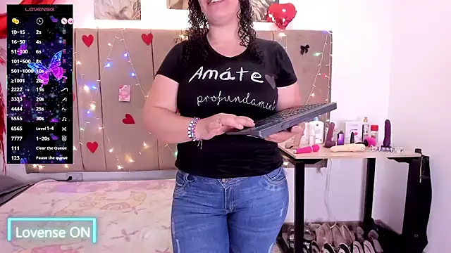 Snapshot of Zaly_mature chatting on November 6, 1:17 am Zaly mature online show from November 6, 1:17 am