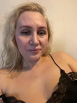 YourBlondee online show from January 14, 3:12 am