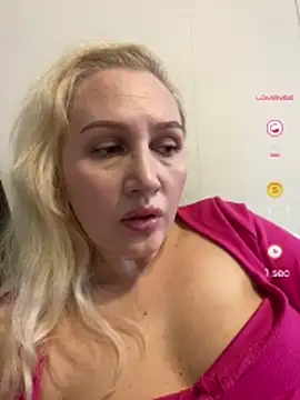 YourBlondee online show from May 21, 6:09 am