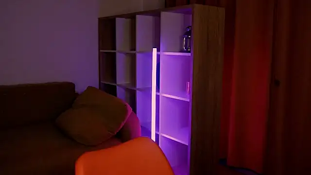 ItsAlisia online show from December 18, 1:39 pm